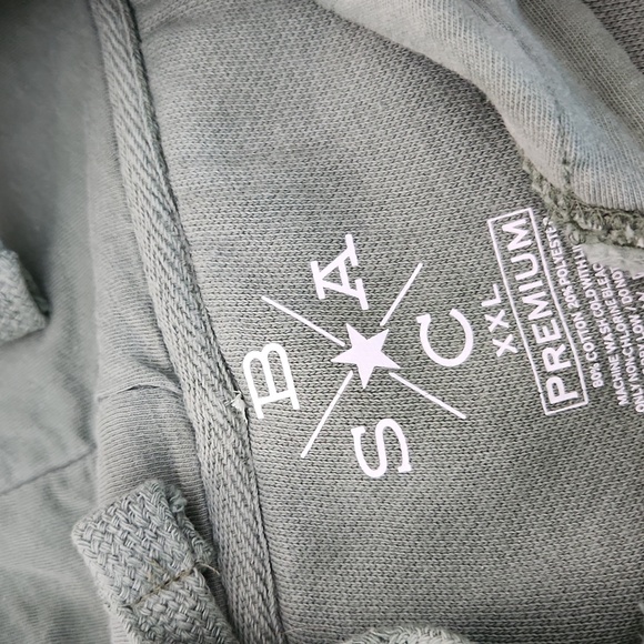 NEW! Boston Celtics Pullover Hoodie XXL Green, McHale, Parish, Bird - Picture 4 of 4